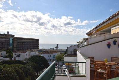 Beach side penthouse for sale in La Cala de Mijas